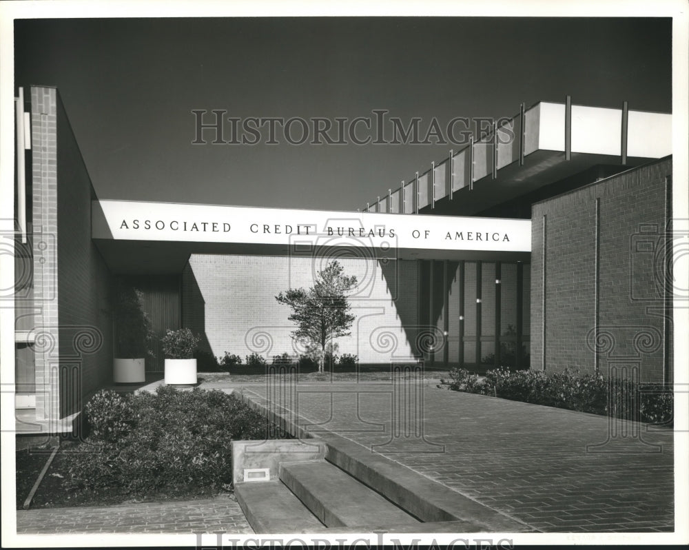 1966 Press Photo Associated Credit Bureau of America Inc. Office Building- Historic Images