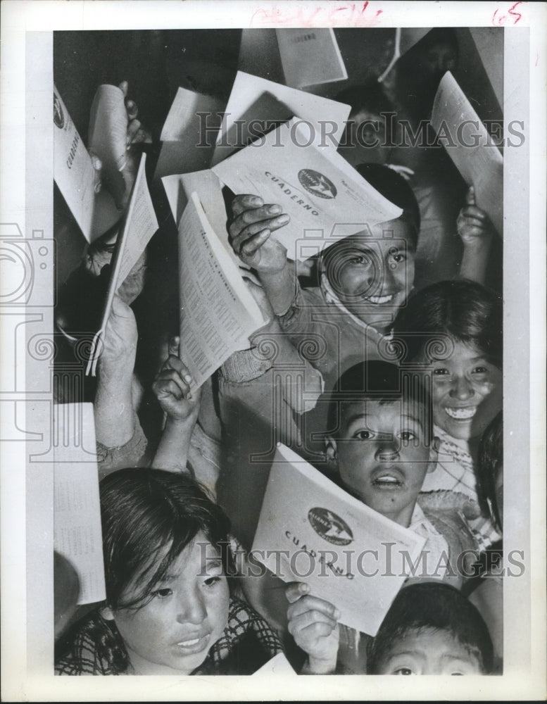 1963 Press Photo Alliance for Progress-Bolivian School Children Show Notebooks- Historic Images