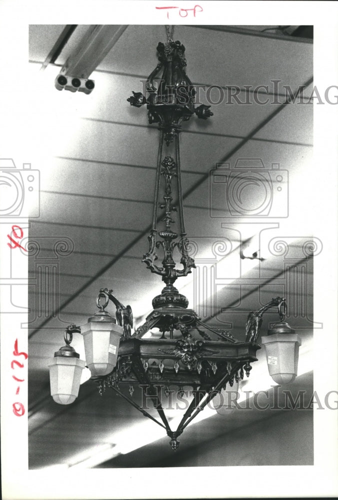 1978 Press Photo An Elaborate Antique French Bronze Chandelier, Houston
