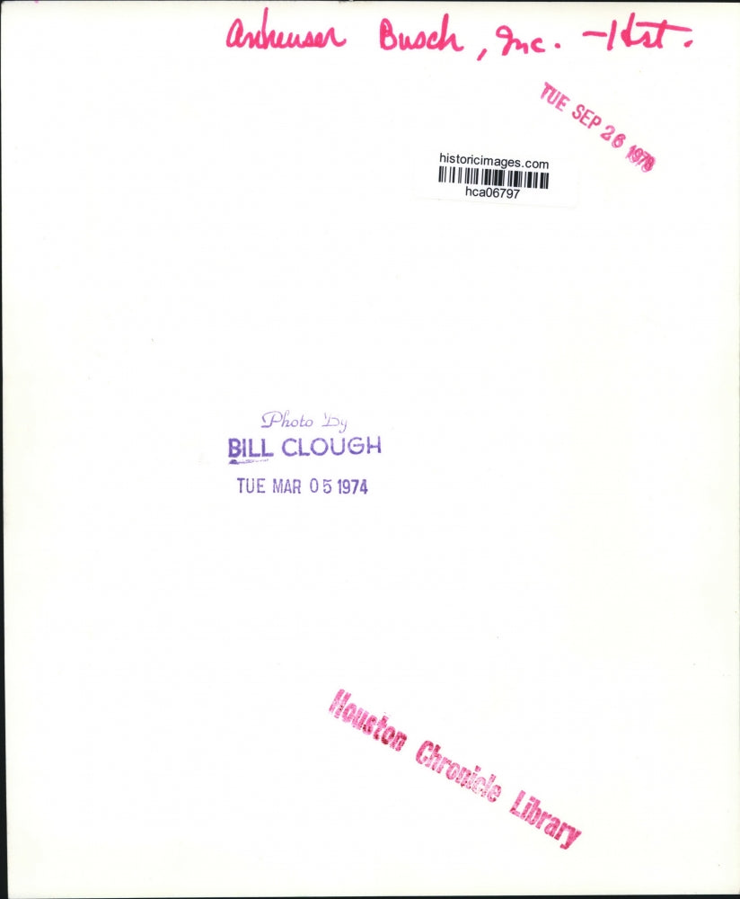 1974 Press Photo Vat metering at Anheuser Busch, Inc., Houston - hca06797