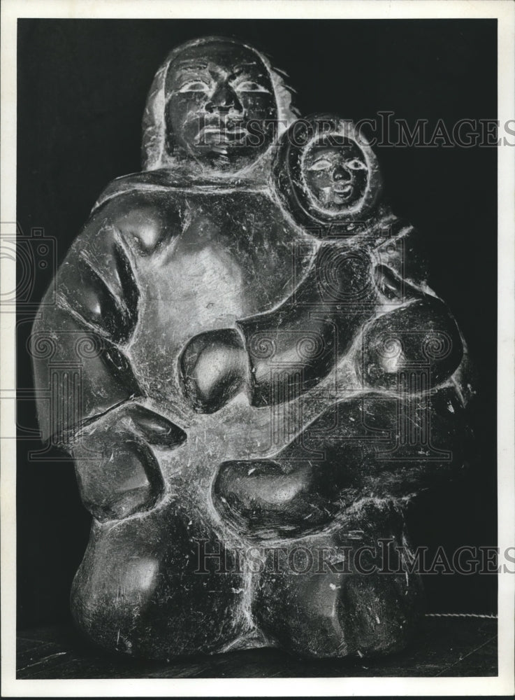 1972 Press Photo "Mother and Child" is by Axangau of Baffin Island, Eskimo Art