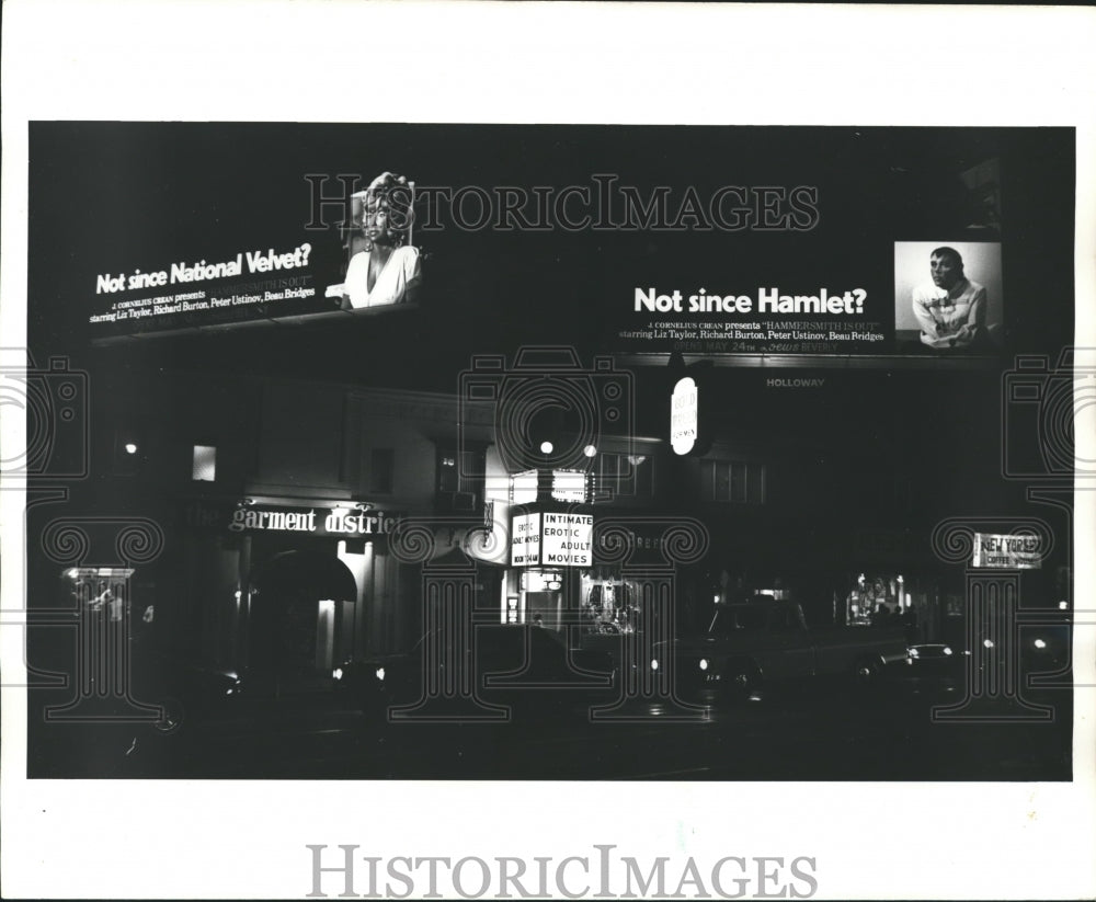 1972 Press Photo Double Billboards show Burton and Taylor in Ads for Joint Film