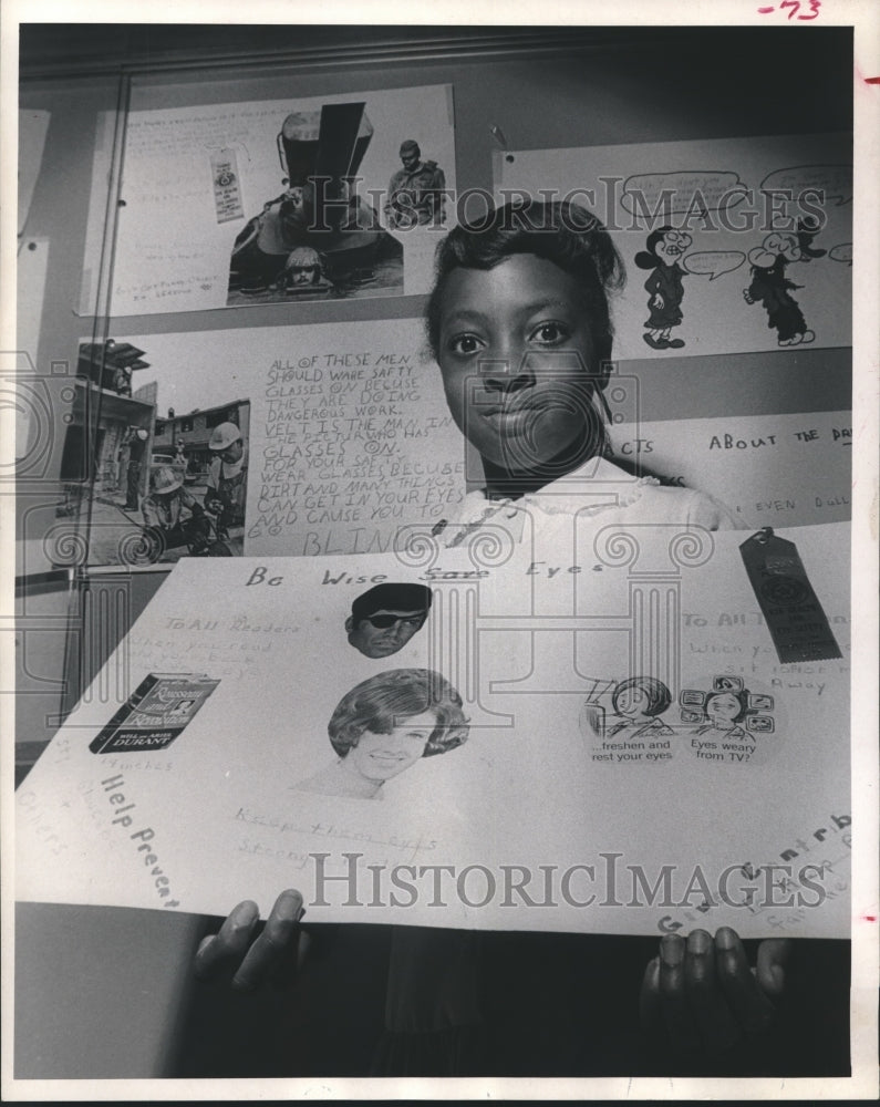 1972 Press Photo Kathleen Bradford displays the poster for Sight-Saving month