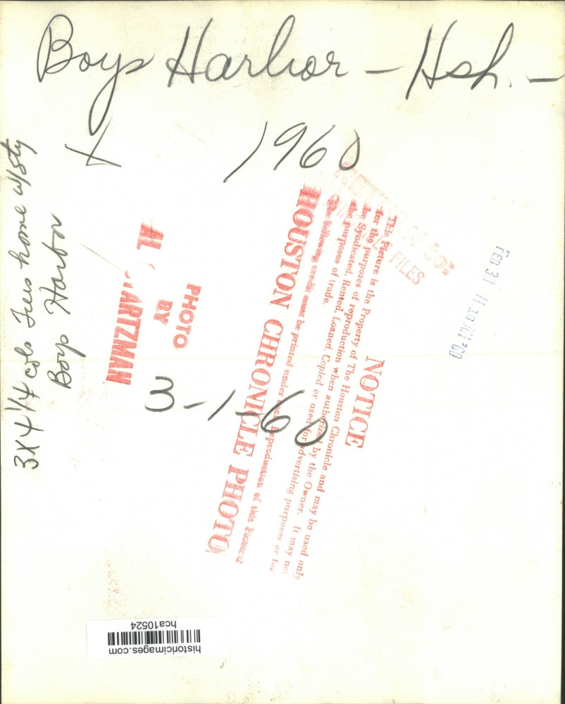 1960 Press Photo Official and boys of Boys Harbor, Houston - hca10524