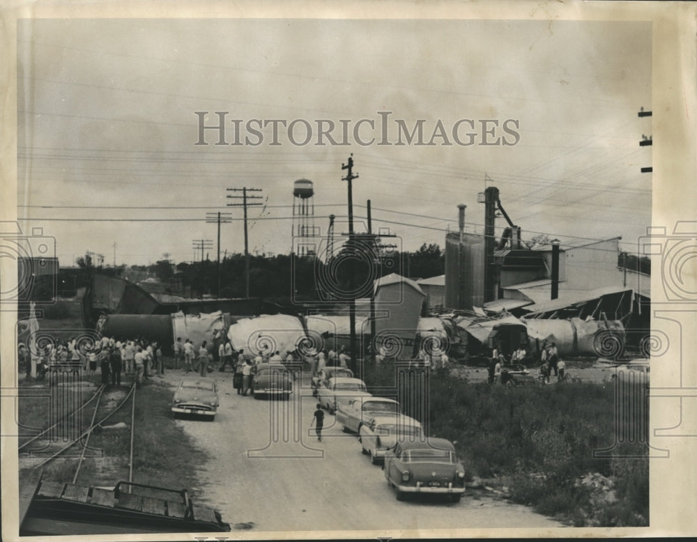 1958 Press Photo Black -Brollier, Inc. Explosion aftermath - hca10551- Historic Images