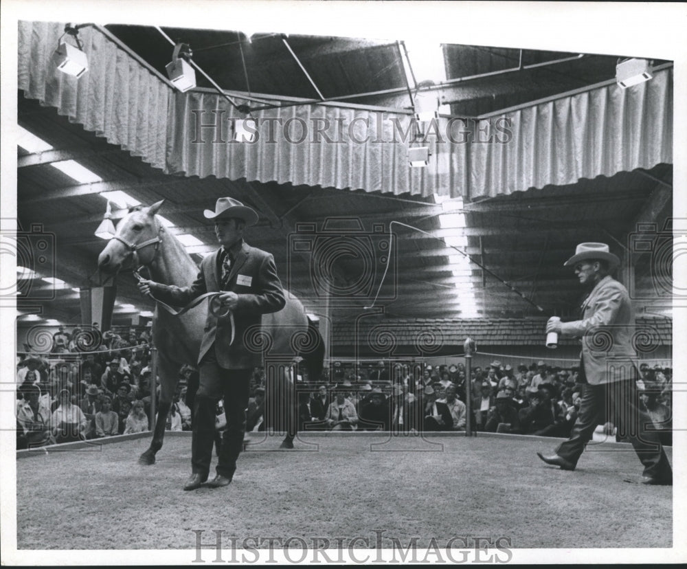 1970 Press Photo Crowd Gathers of Cauble Ranch Horse Show - hca10705