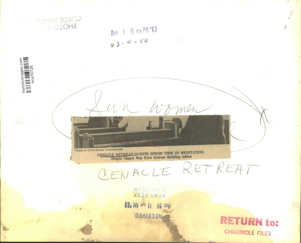 1963 Press Photo Cenacle Retreat guests spend time in meditation - hca10728