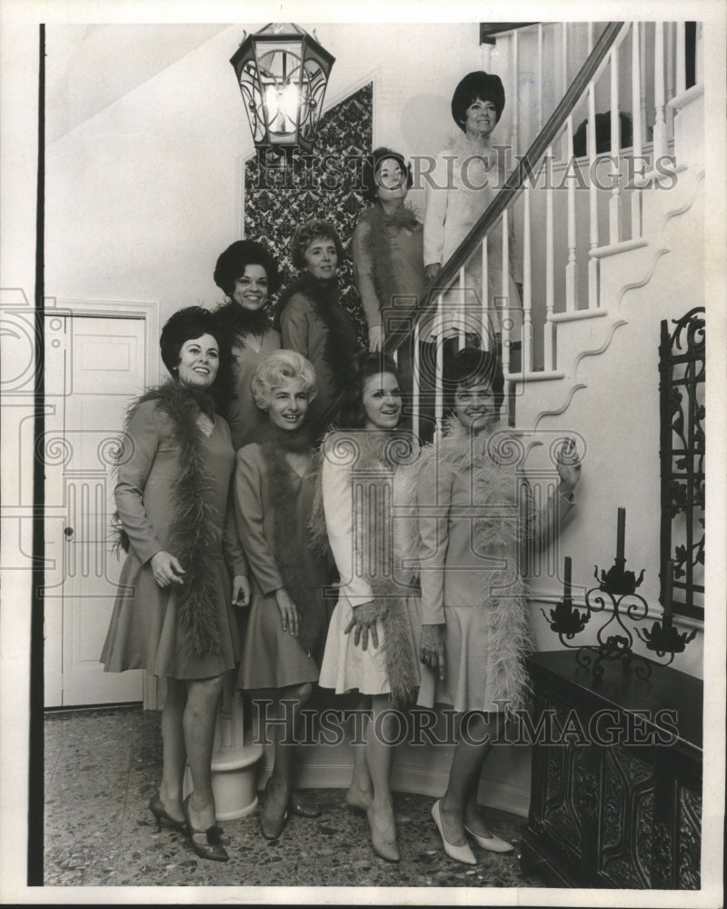 1969 Press Photo Members of the singing group, "The Classics" - hca12517