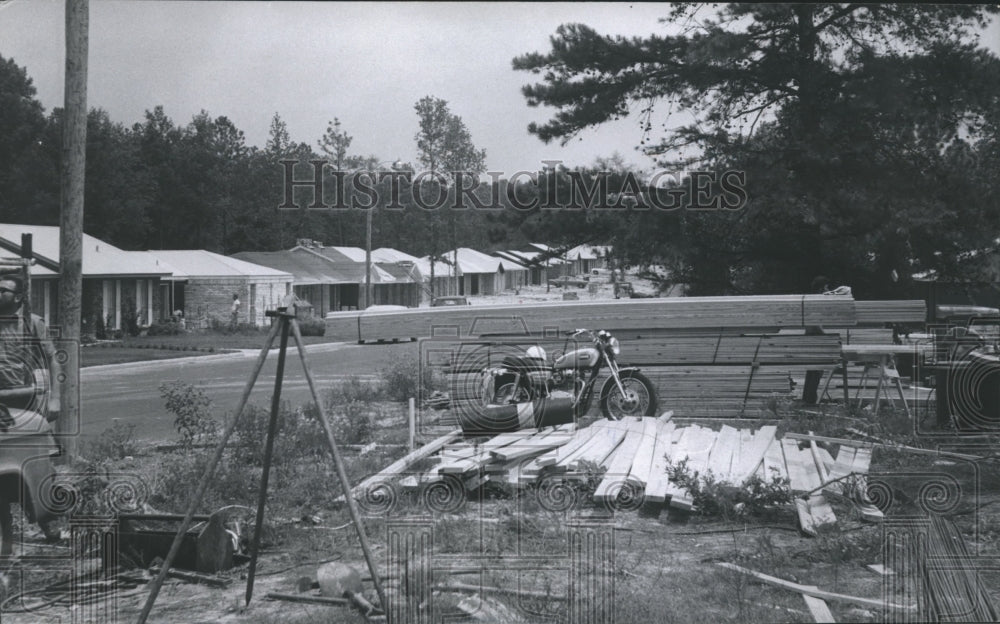 1971 Press Photo Construction On Former Crossroads Trading Post Site, Conroe, TX