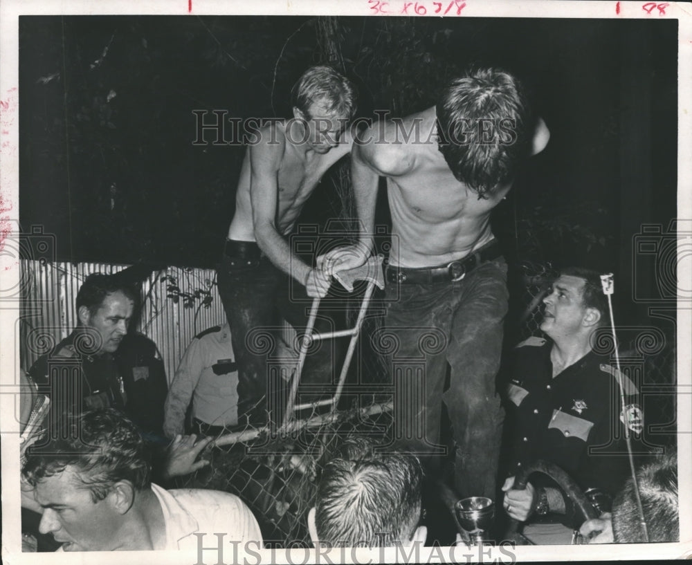 1970 Press Photo Texas Burglars Michael Roy Huddlelston & Billy Hickman Captured