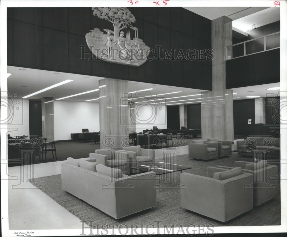 1965 Press Photo New Lobby in Capital National Bank Building of Houston.- Historic Images