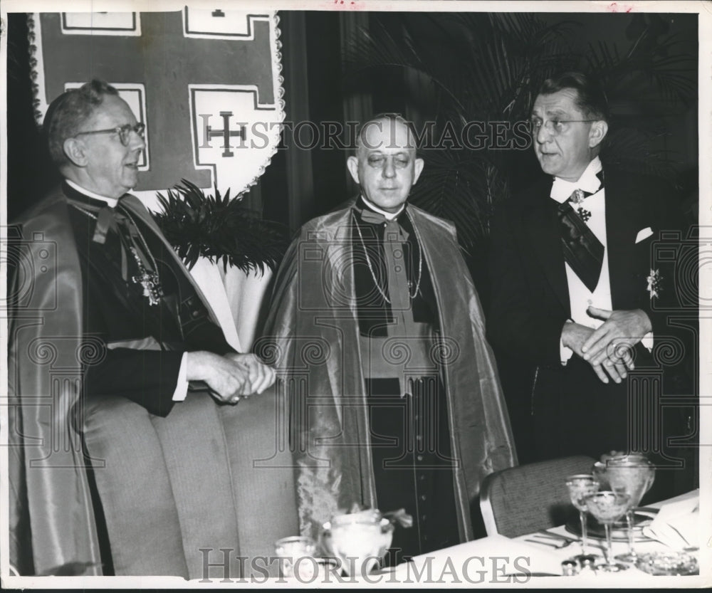 1953 Press Photo Cardinal Bishop &amp; Catholics in Houston. - hca13332- Historic Images