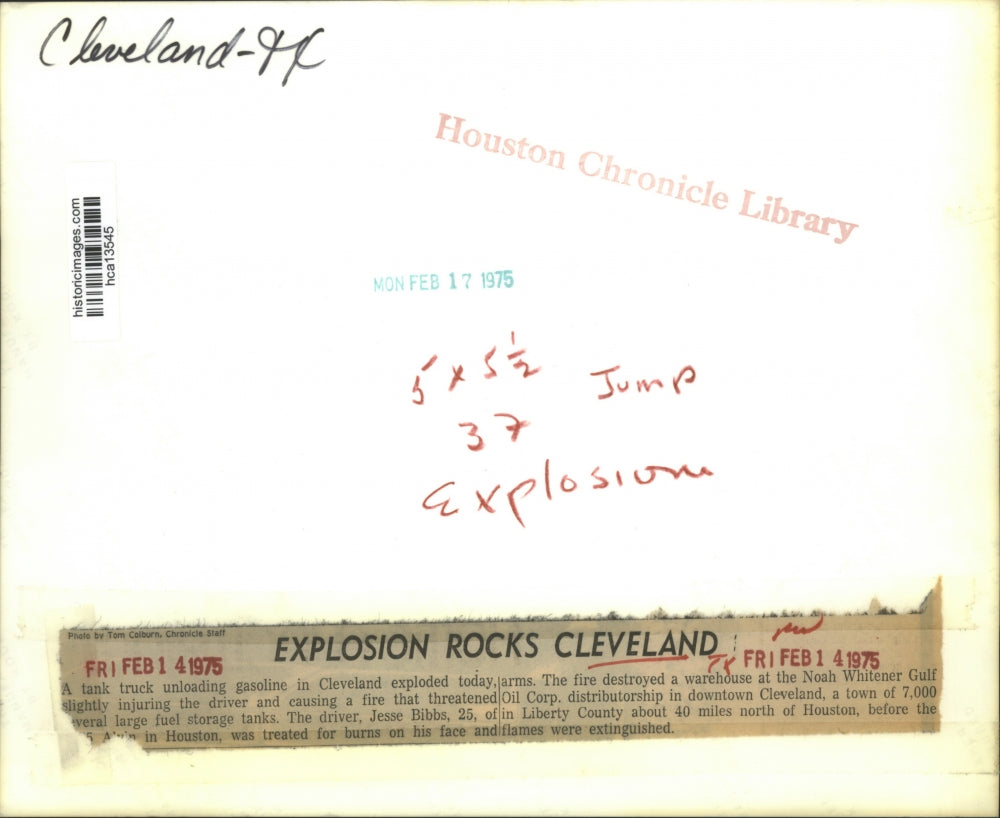 1975 Press Photo Tank Truck Unloading Gasoline in Cleveland, Texas Exploded.