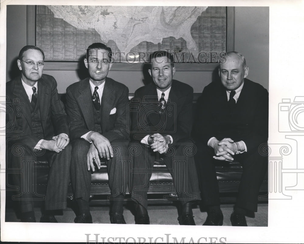 1947 Press Photo Officials of the Continental Oil Co. - hca13884