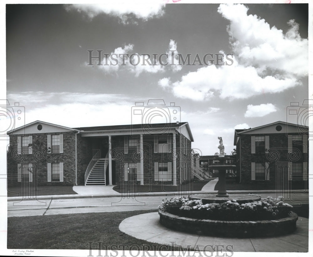 1963 Press Photo The Colonial Colony Creek Apartments in Houston, Texas- Historic Images