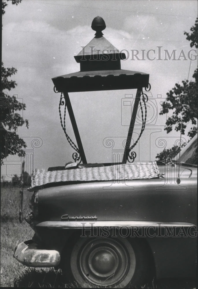 1963 Press Photo Antique Carriage Lamp From Houston Gatepost In Cleveland, Texas