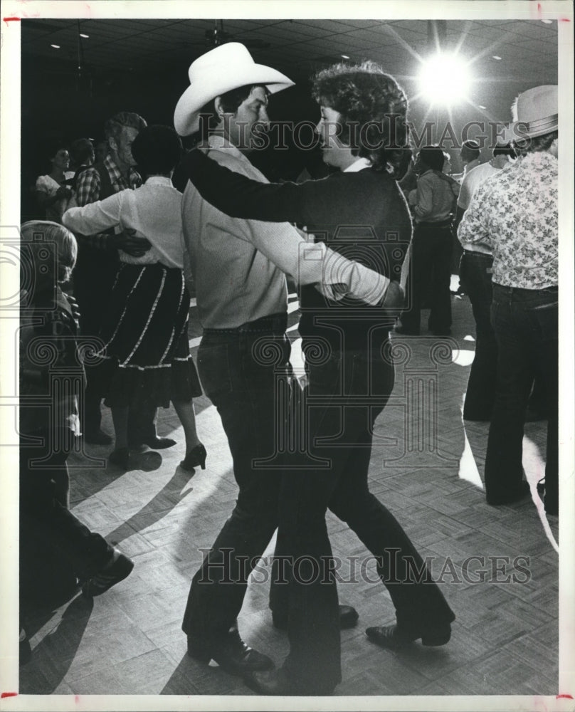 1982 Press Photo Dancers at Chute #1 Country Western Club. - hca14482- Historic Images