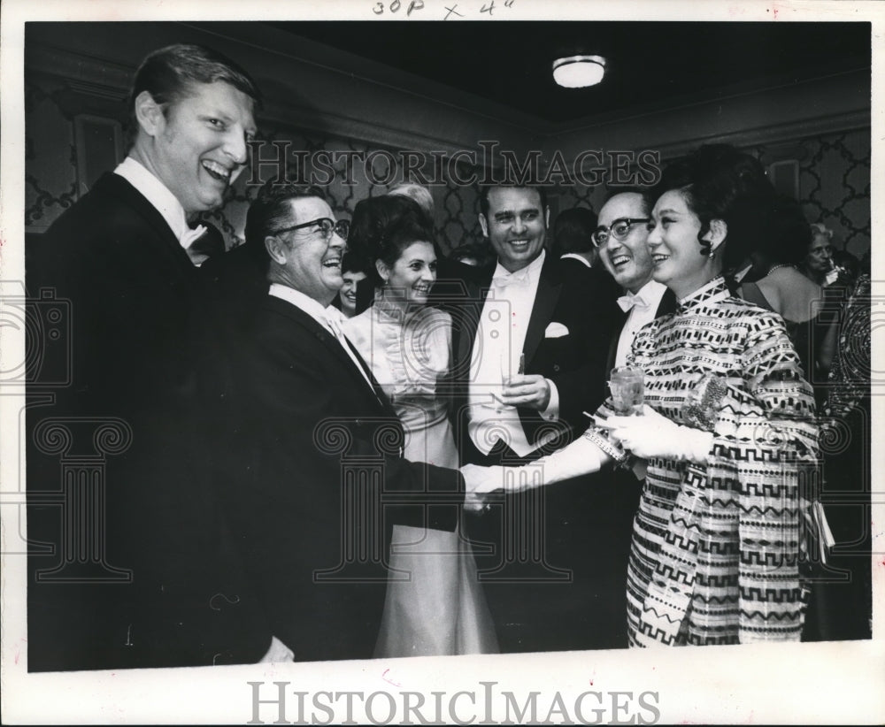 1971 Press Photo Dean of the Consular Corps Ball, Attendees, Houston - hca15475