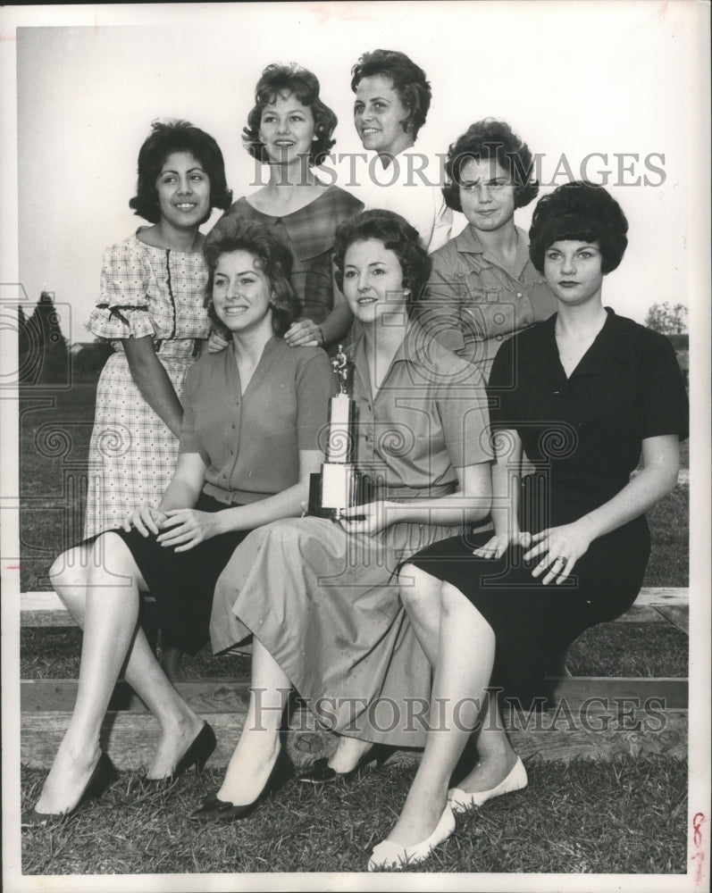 1962 Press Photo Group Of Volleyball Champions &amp; Trophy From Crosby High School.- Historic Images