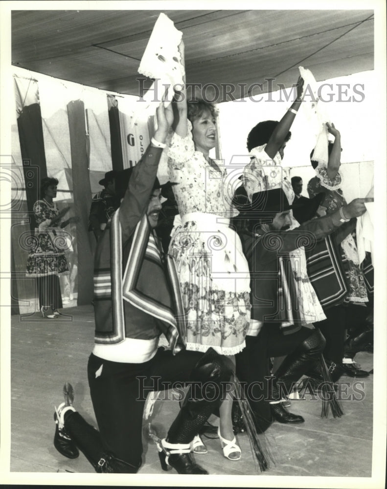 1986 Press Photo Chilean Folklorico Group of Houston - hca17104- Historic Images