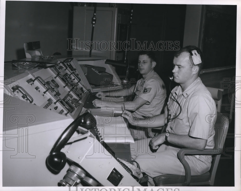 1963 Press Photo Men at console at Cape Canaveral - hca17122- Historic Images