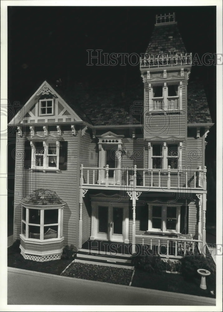 1982 Press Photo Dollhouse called Rosewood Villa by Mr. and Mrs. Gary W. Elmer- Historic Images