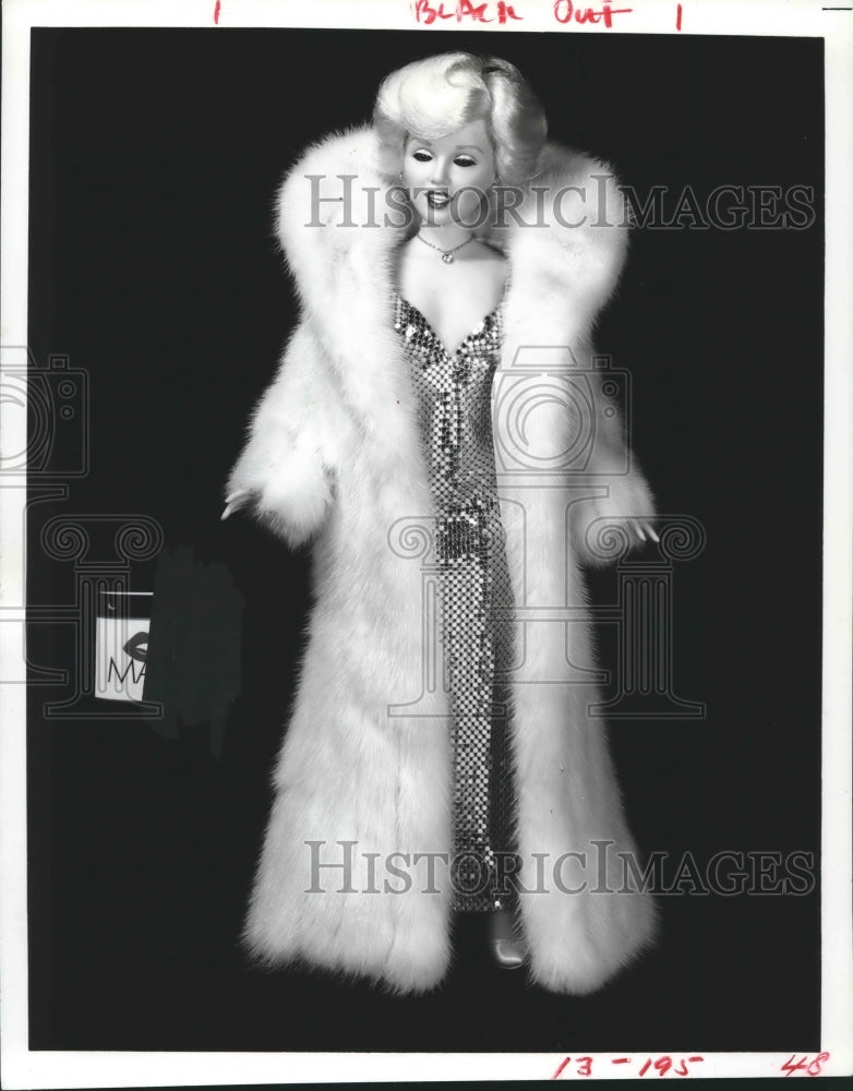 1983 Press Photo $6,000 Collector's Edition Marilyn Monroe Doll. - hca20213- Historic Images