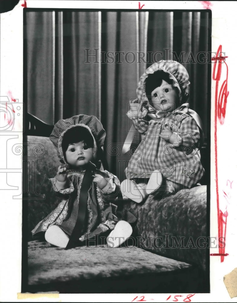 1982 Press Photo Sammies &quot;Pouty&quot; and Hilda Dolls. - hca20218- Historic Images