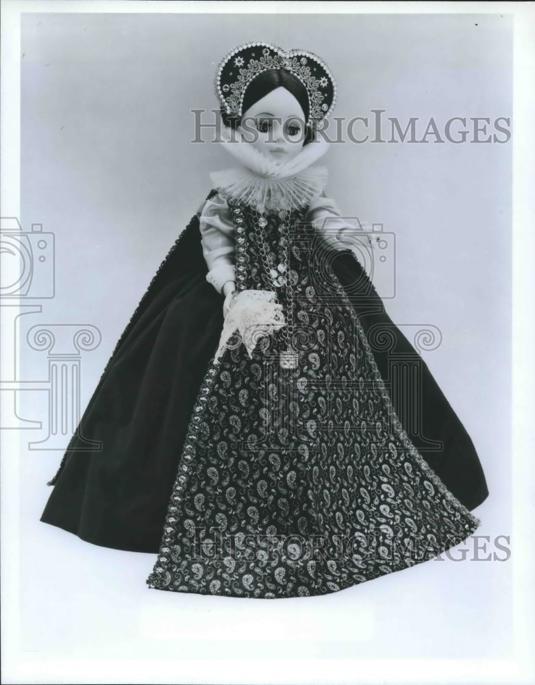 1988 Press Photo Mary, Queen of Scots Alexander Dolls. - hca20220- Historic Images