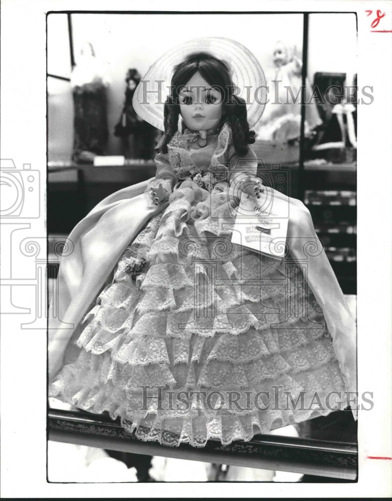 1977 Press Photo Doll - hca20393- Historic Images