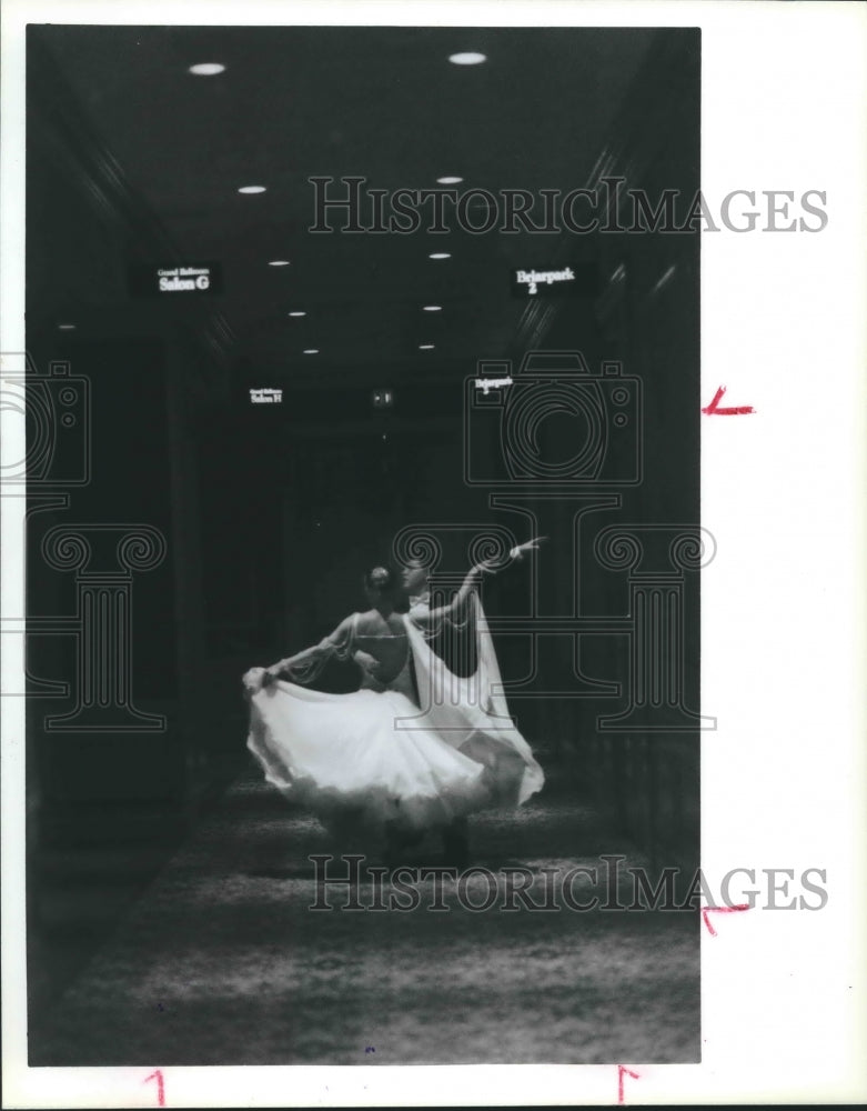 1988 Press Photo Dancers Karen Rowden and Mark Webster of Milwaukee - hca20505- Historic Images