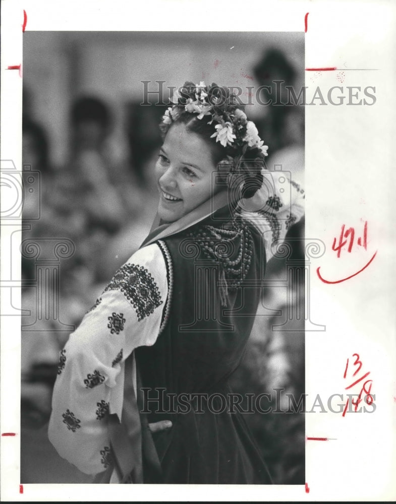 1981 Press Photo Marika Macki does a Ukranian folk dance, Houston - hca20714- Historic Images