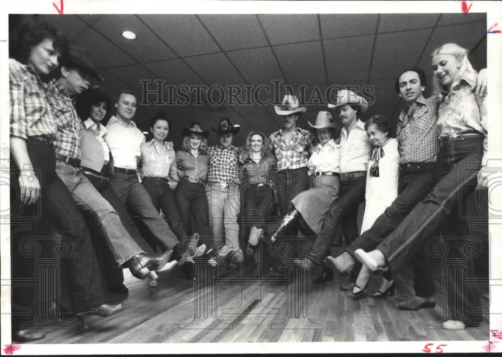 1980 Press Photo Line Dancing Class At Arthur Murray Studio in Houston.- Historic Images