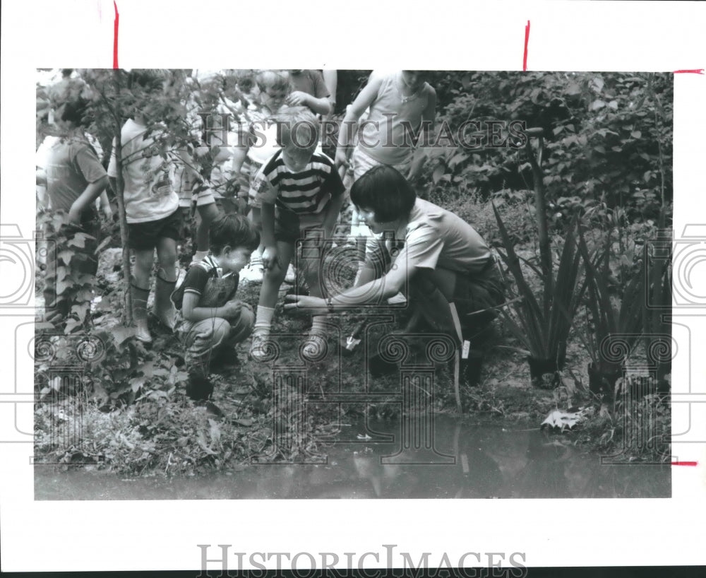 1991 Press Photo Edith L. Moore Nature Sanctuary Titmouse Club members, Houston