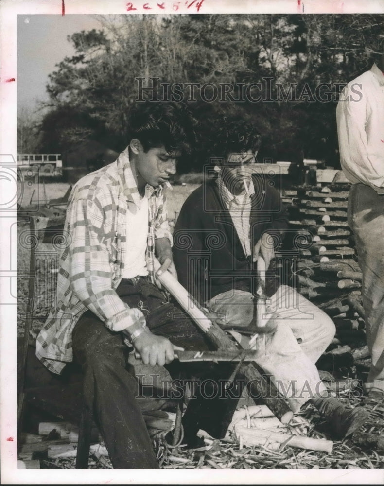 1959 Press Photo Gypsies at work in Houston, Texas - hca22598- Historic Images