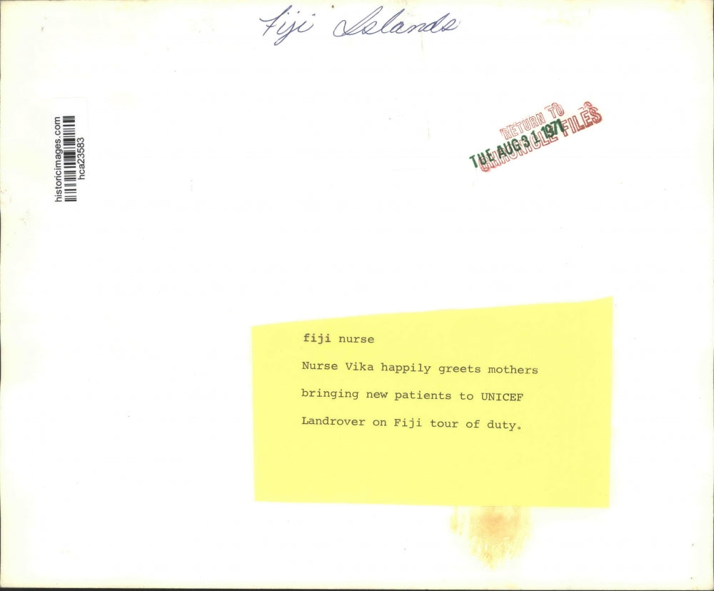 1971 Press Photo Nurse Vika with UNICEF greets patients in Fiji - hca23583