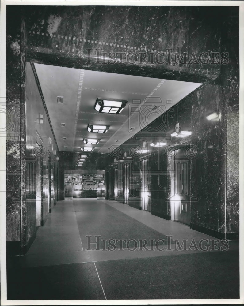 1947 Press Photo City National Bank main elevator lobby - hca23970