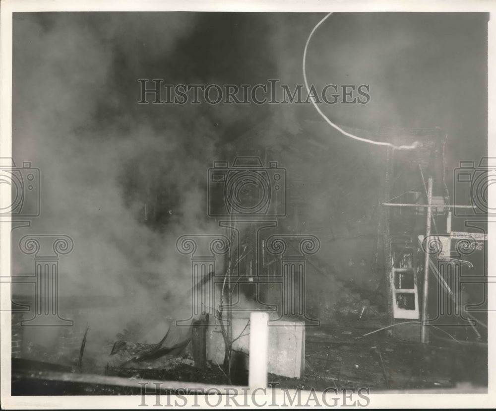 1954 Press Photo Two Alarm Fire at Dowling at Pease, Houston, Texas - hca24865