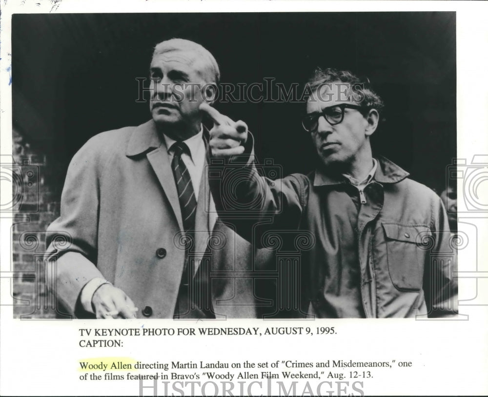 1995 Press Photo Woody Allen directs Martin Landau on &quot;Crimes and Misdemeanors&quot;- Historic Images