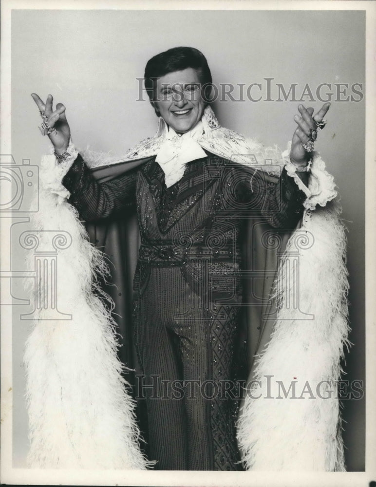 1979 Press Photo Entertainer Liberace - hca25625- Historic Images