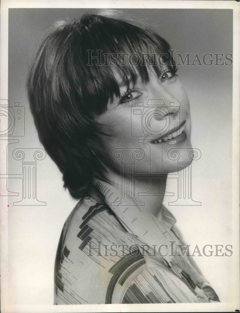 1977 Press Photo Actress Shirley MacLaine - hca25778- Historic Images