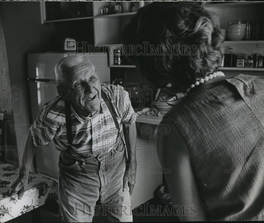 1962 Press Photo 88-Year-Old Farmer , Harris County, Texas - hca25954
