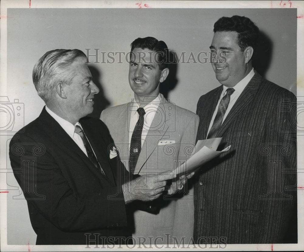 1959 Press Photo Three Houston Homebuilders Association members - hca26502- Historic Images