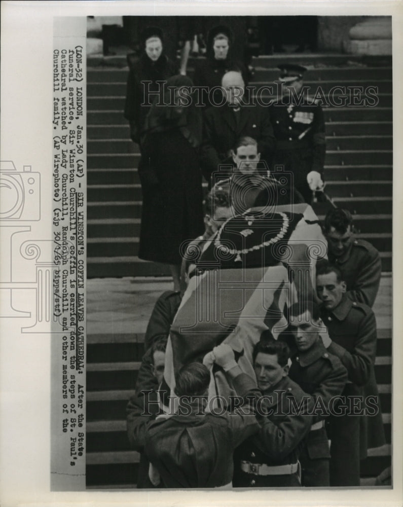 1965 Press Photo Winston Churchill coffin carried out of cathedral in London