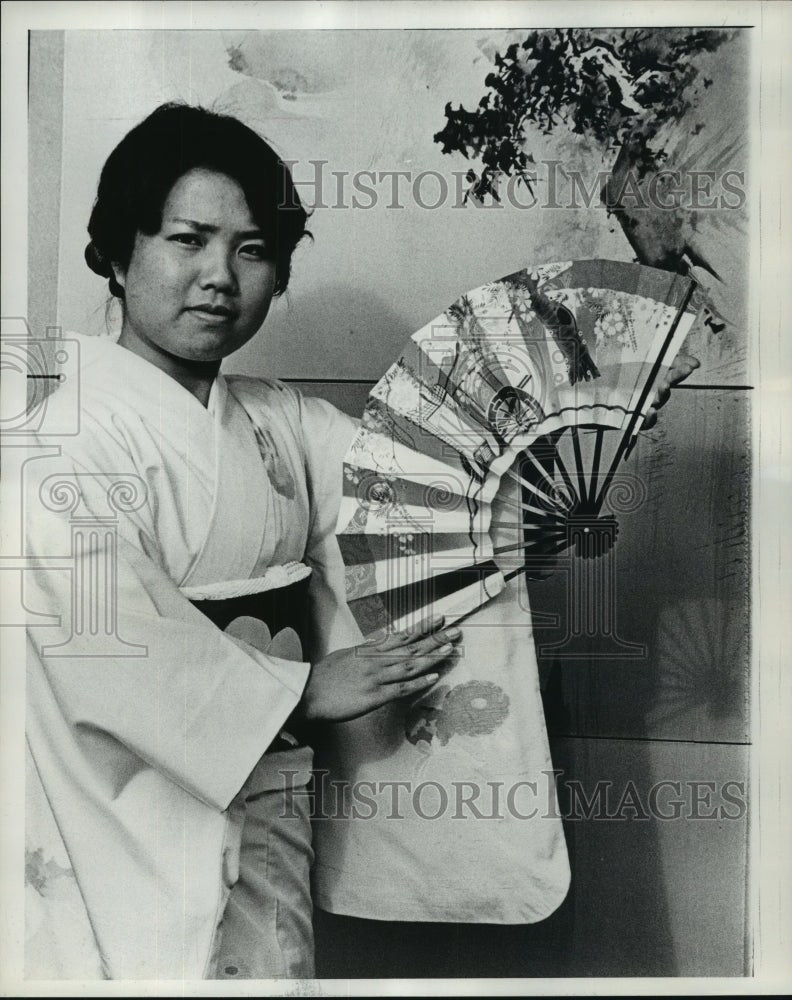 1973 Press Photo Japanese dancer Tokuko Watanabe at Gulf Coast Folk Festival, TX- Historic Images