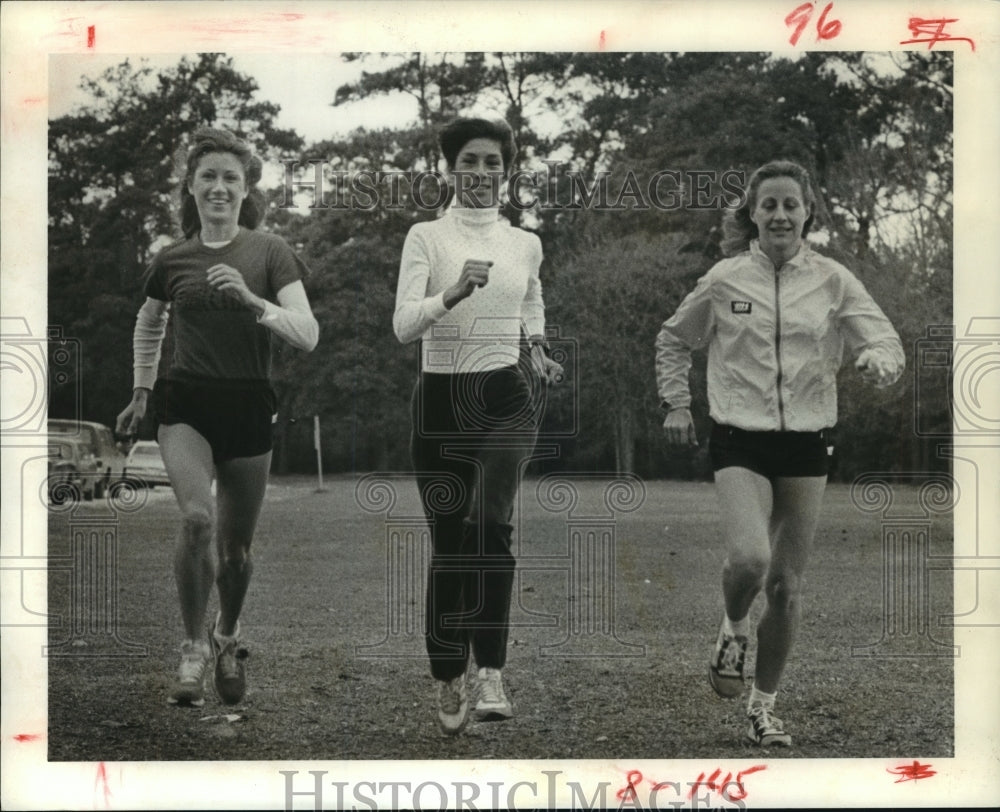 1980 Press Photo Houston Marathon women&#39;s championship participants practice- Historic Images