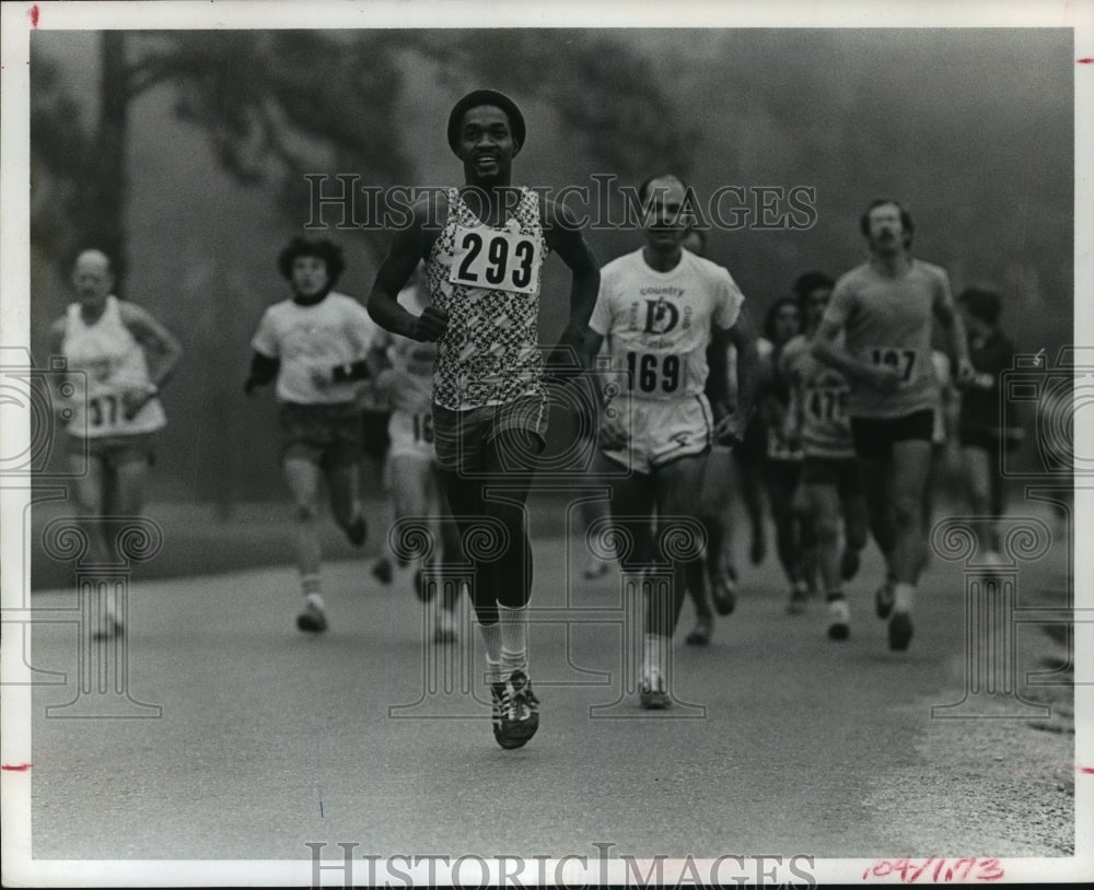 1977 Press Photo Houston Marathon runners #293 and #169 with others - hca28856- Historic Images