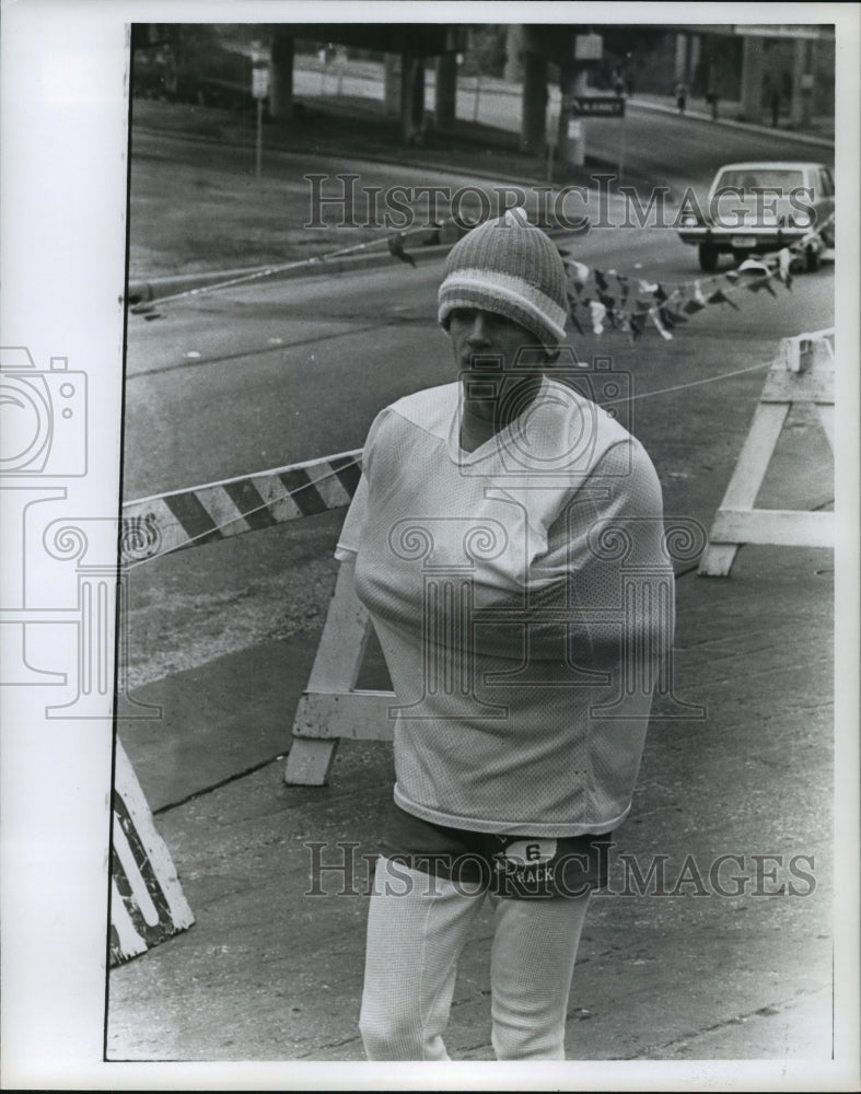 1978 Press Photo Houston Marathon runner quit because of the cold - hca29200- Historic Images