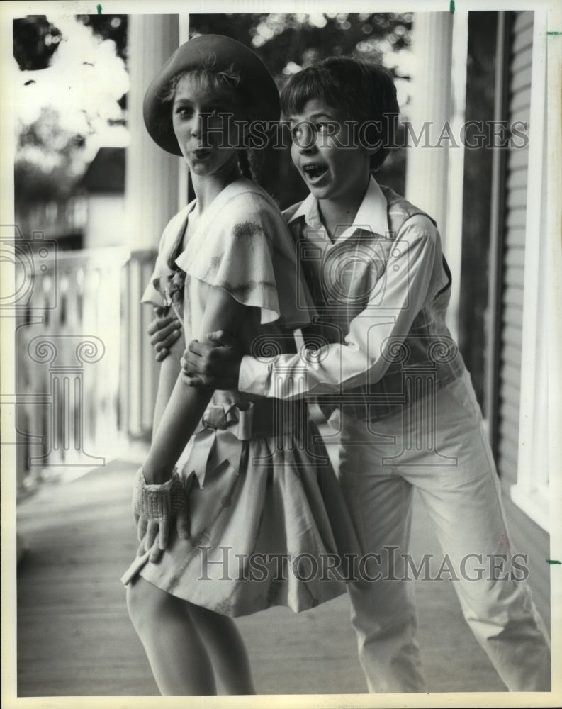 1985 Press Photo Scene from &quot;The Boyfriend&quot; by Houston Int. Theater School- Historic Images