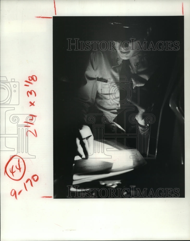 1979 Press Photo Houston Police Academy Cadet W.E. Murphy fills out report
